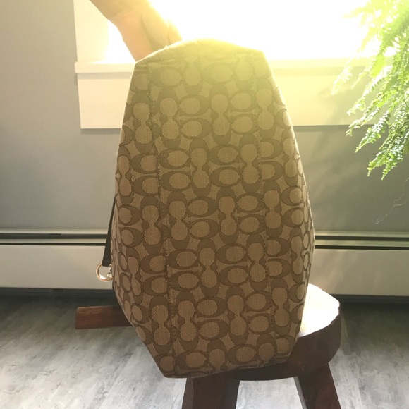 Coach Signature Bag - Picture 10 of 16